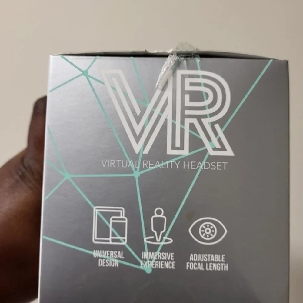 Virtual Reality Headse VR new in box ??